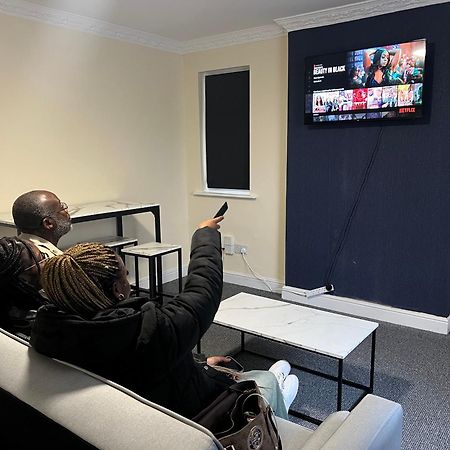 Lausory King Bed Living Your Luxe Home Away Nottingham Kültér fotó